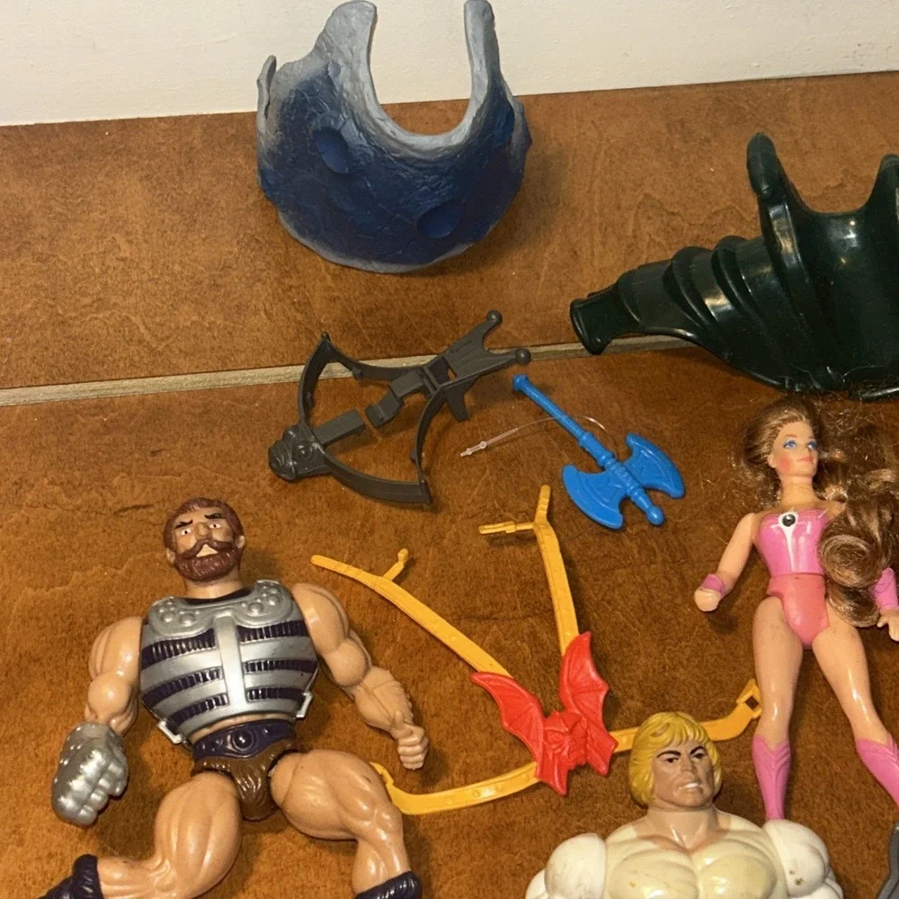 Masters Of The Universe Fogure & Weapon Accessory Lot MOTU B1